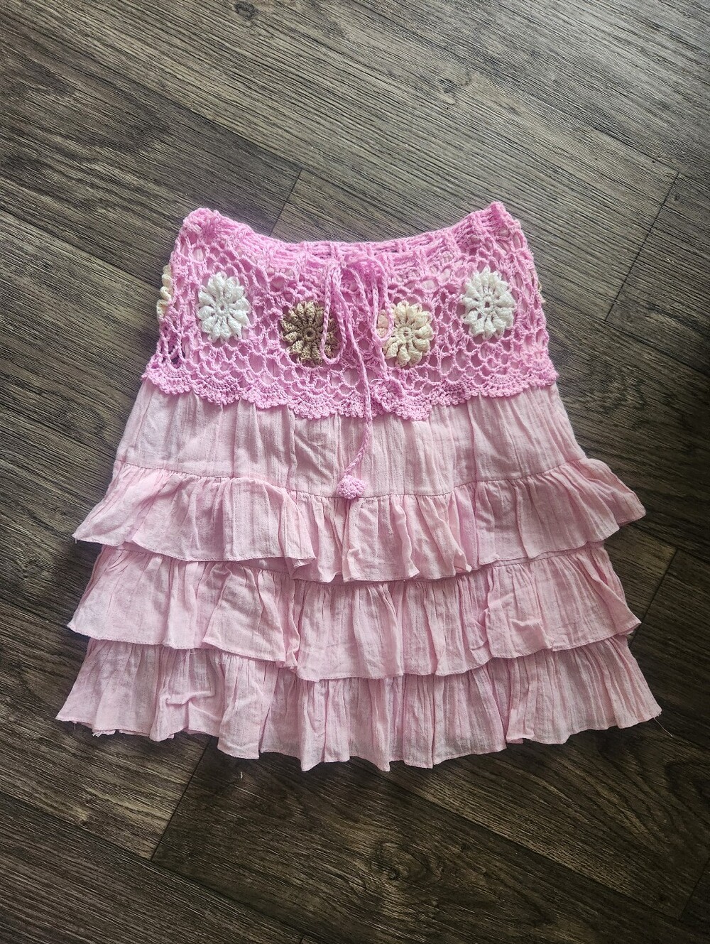 Pink Crochet Floral Accent Tiered Ruffle Mini Skirt Y2K Boho Coquette Fairycore